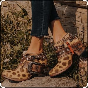Freebird Saloons in leopard. Gently used. Size 8.